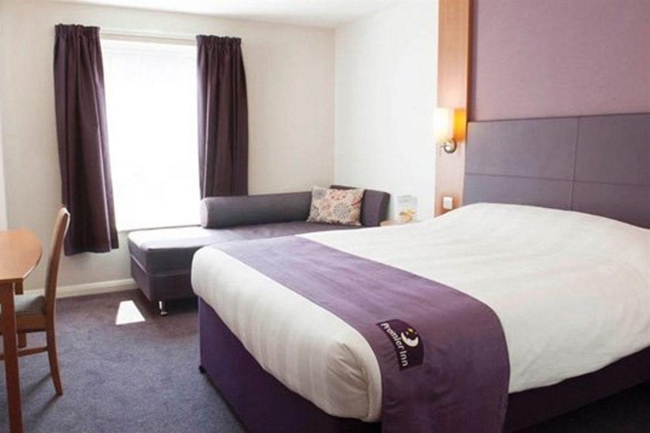 Hotel Premier - M6 Junction 44 3*